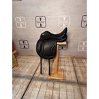Dressage saddle