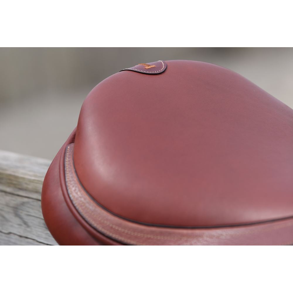 Ikonic "Elite" All in Balance Jumping Saddle