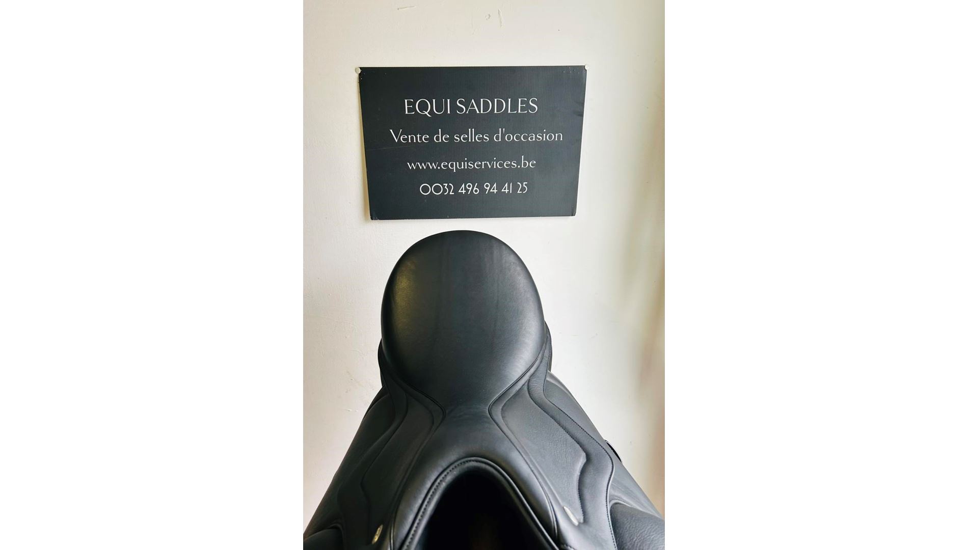 240212001  Ikonic "Evolution" Selle Dressage Quartier Veau Pré-formé
