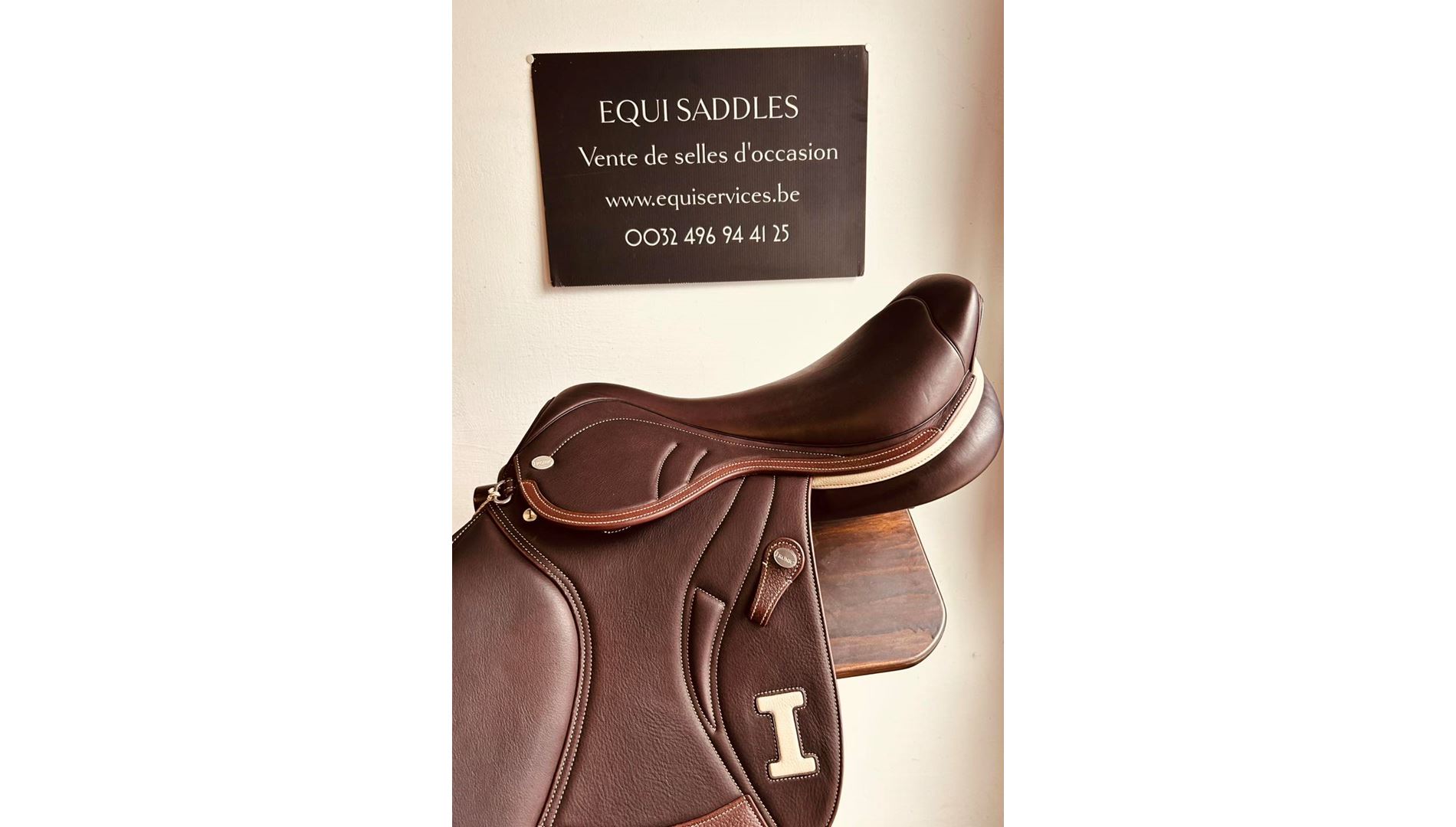 250213379  Ikonic "Elite" Selle Jumping Doublé