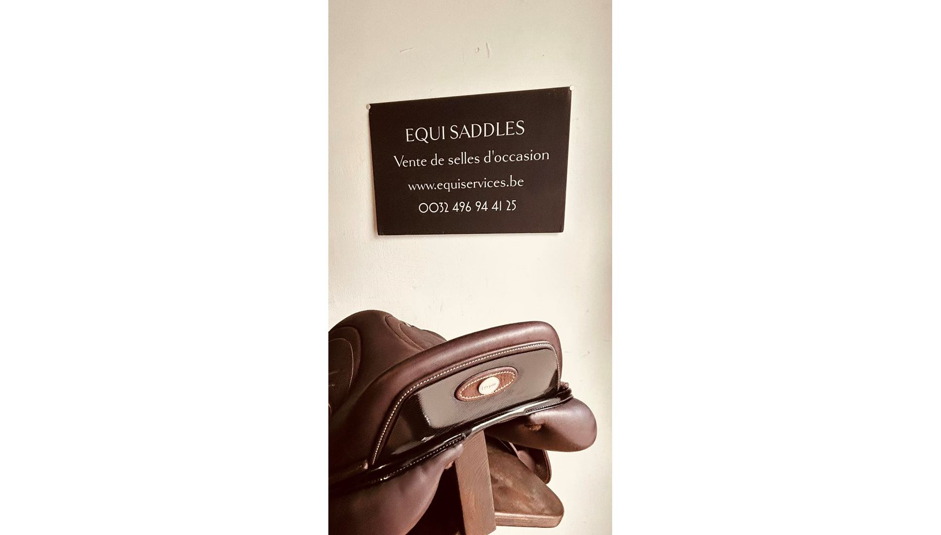 250213379  Ikonic "Elite" Selle Jumping Doublé