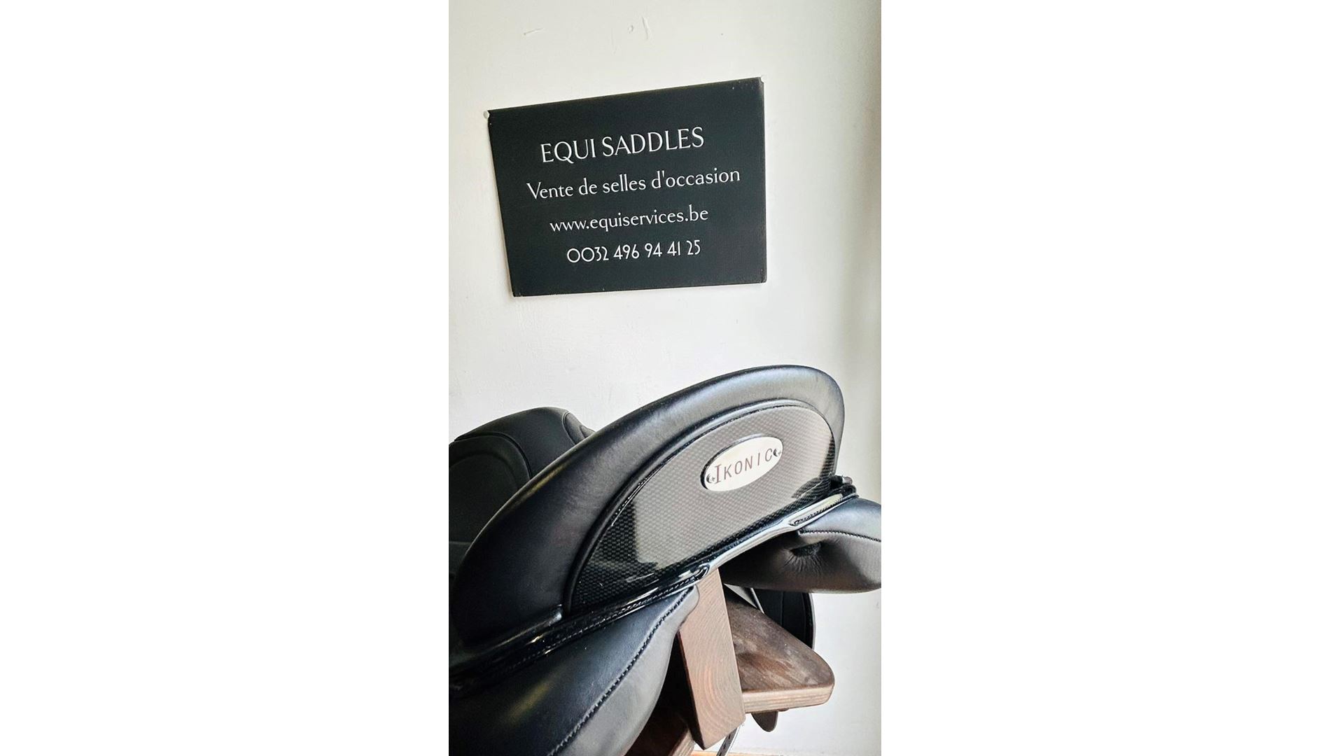 230418688  IKONIC "Evolution" Selle Dressage Quartier Veau Taquet Velcro