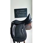 250413563  Ikonic Selle de Dressage