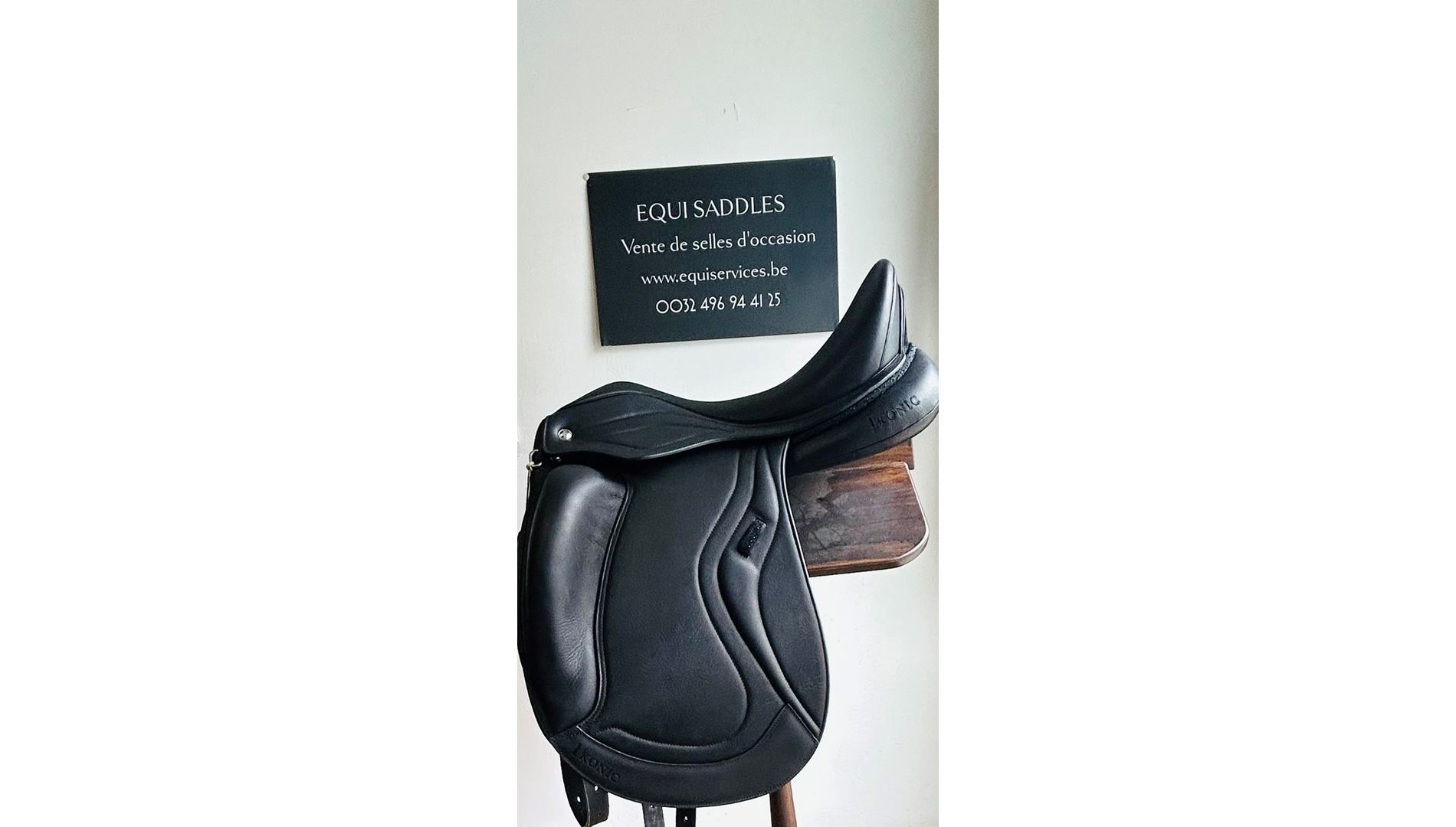 250413563  Ikonic Selle de Dressage