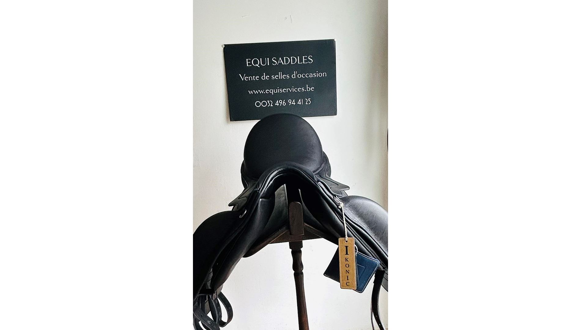 250413563  Ikonic Selle de Dressage
