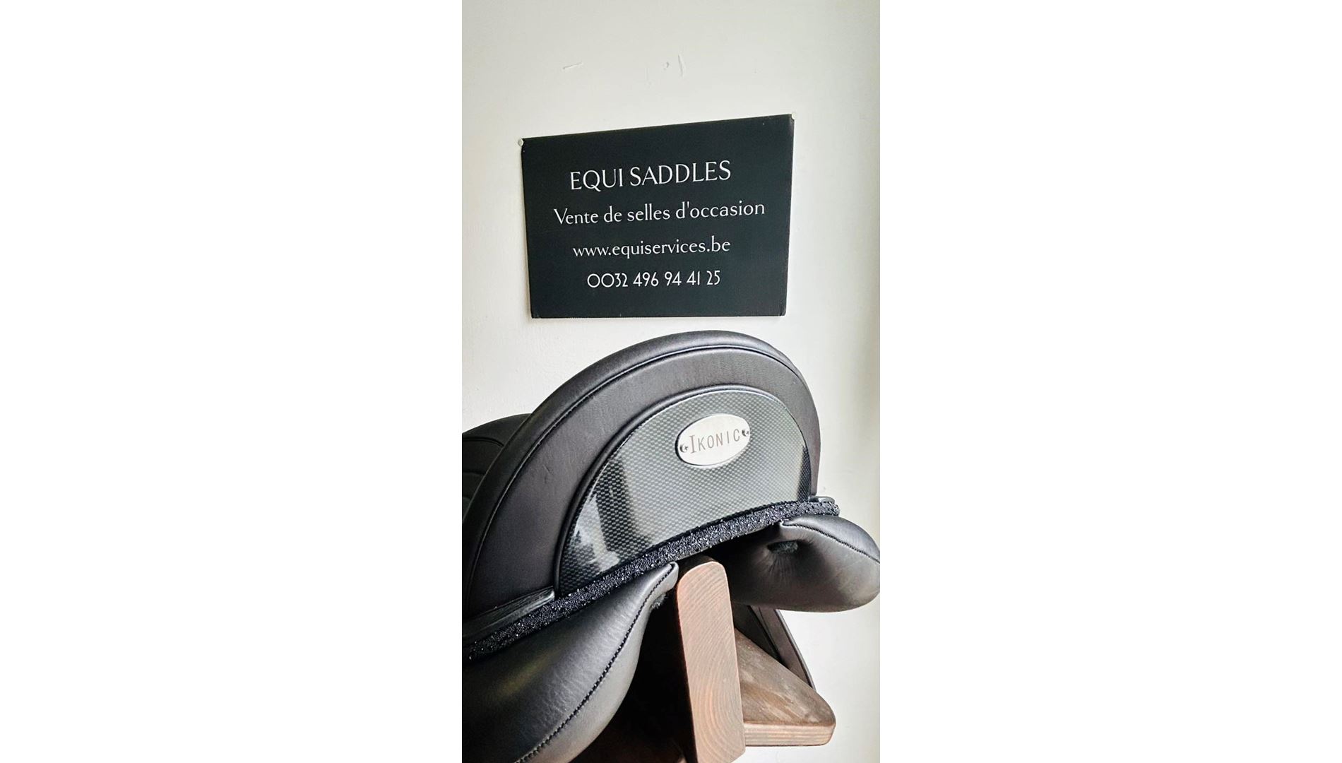 250413563  Ikonic Selle de Dressage