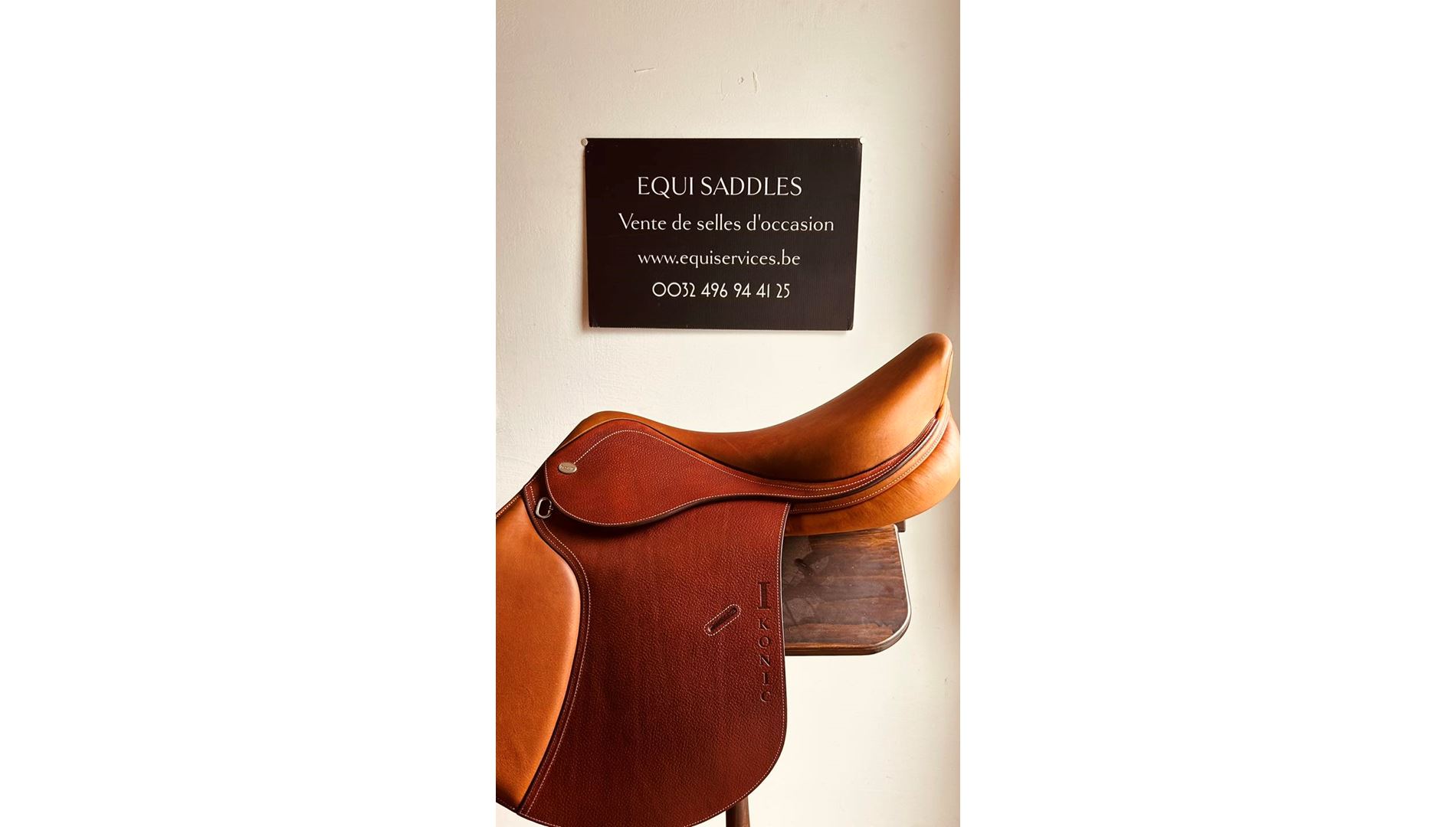 17016476  Selle Jumping IKONIC PRO Siège demi-creux