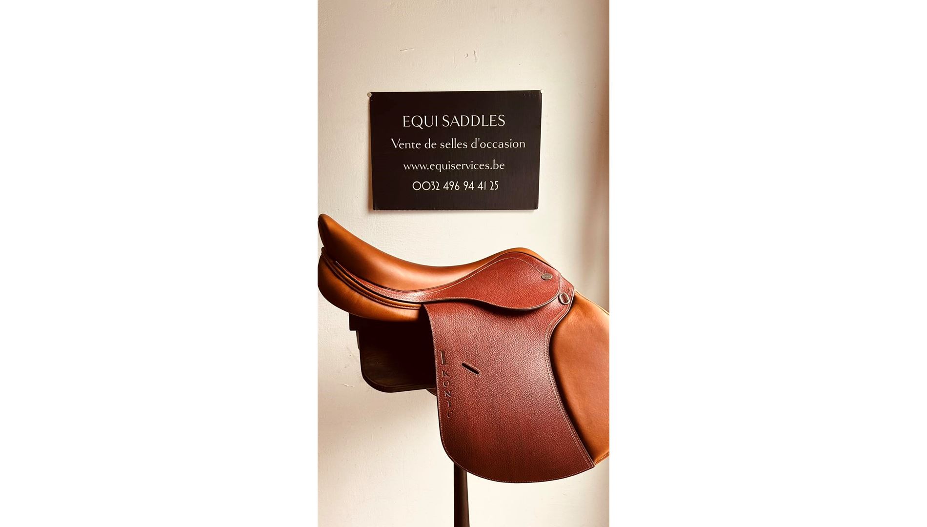 17016476  Selle Jumping IKONIC PRO Siège demi-creux