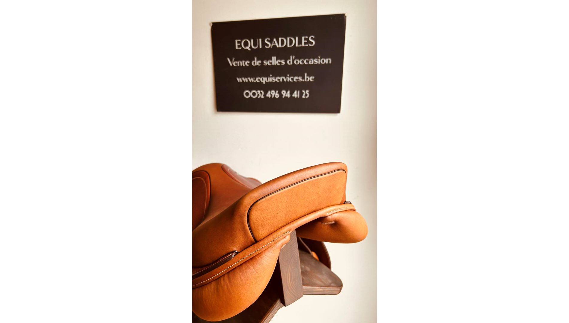 17016476  Selle Jumping IKONIC PRO Siège demi-creux