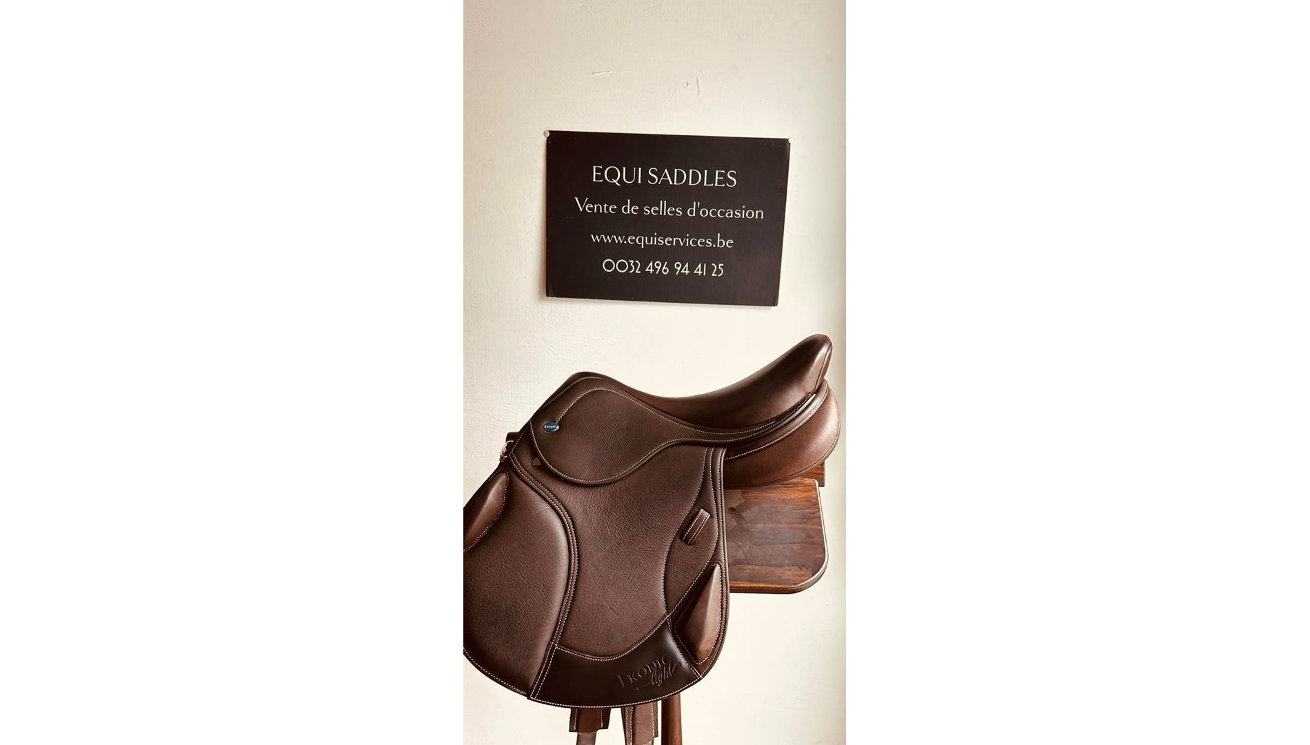 23046710  Ikonic "Light" Eventing Pony Saddle