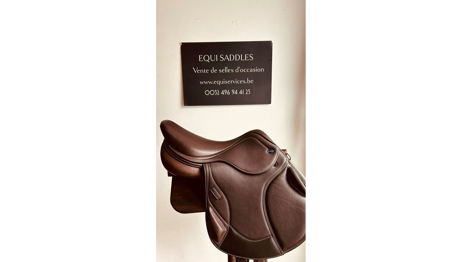 23046710  Ikonic "Light" Eventing Pony Saddle
