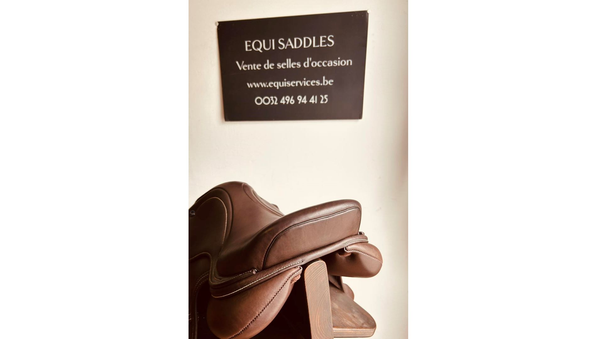 23046710  Ikonic "Light" Eventing Pony Saddle