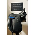 22044713  Selle de Dressage IKONIC "Hybride" Mono quartier-Standart-Taquet long
