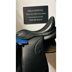 22044713  Selle de Dressage IKONIC "Hybride" Mono quartier-Standart-Taquet long