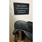 22044713  Selle de Dressage IKONIC "Hybride" Mono quartier-Standart-Taquet long