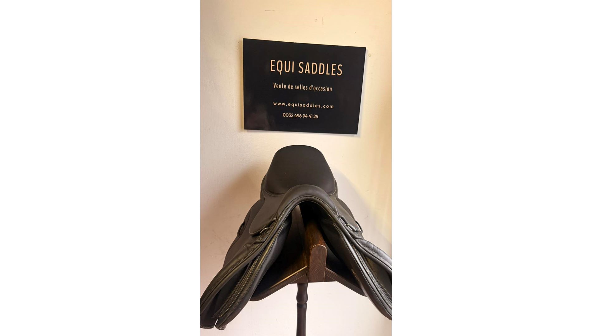 23077111  Ikonic "Light" Selle Jumping Poney