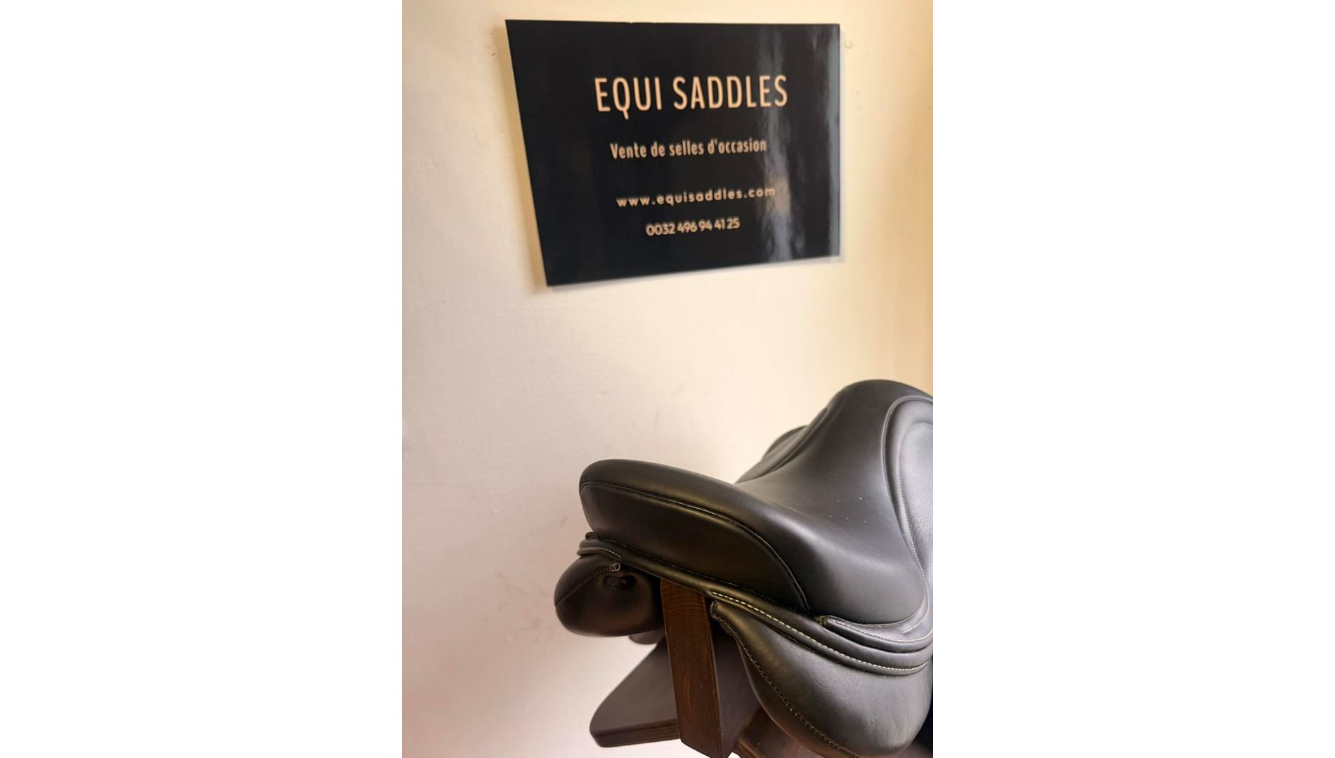 23077111  Ikonic "Light" Selle Jumping Poney