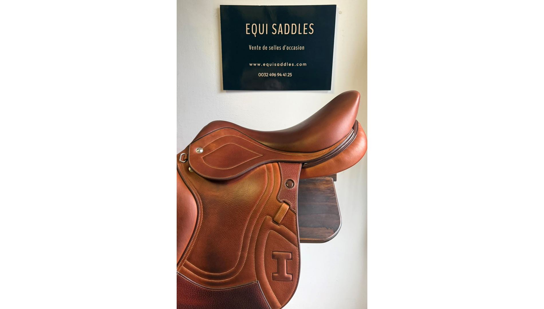 250610149  Ikonic "Evolution" Selle Jumping