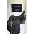 240212010  IKONIC "Evolution" Selle Dressage Quartier Veau Taquet Velcro