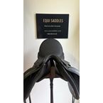 240212010  IKONIC "Evolution" Selle Dressage Quartier Veau Taquet Velcro