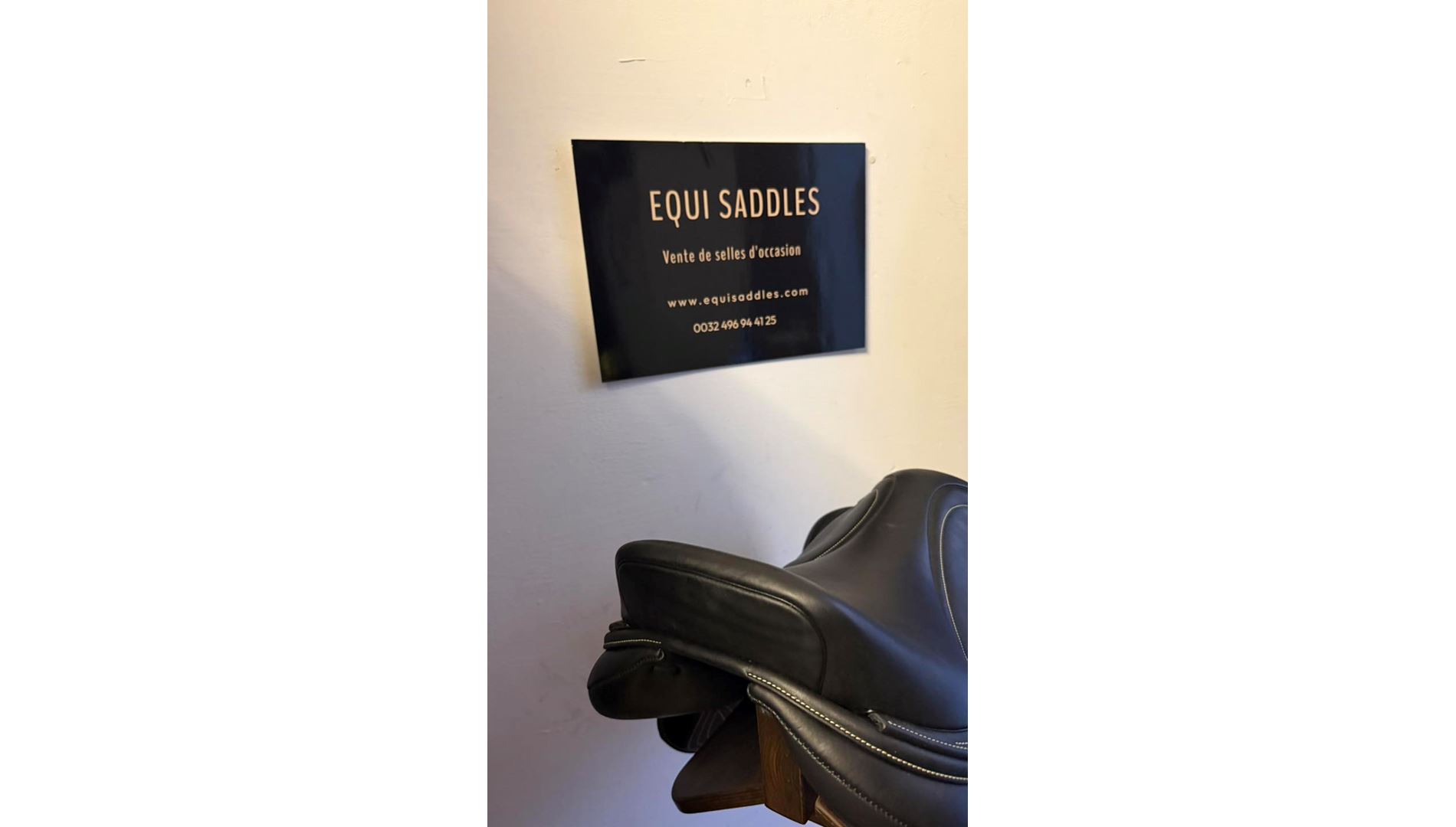 23107725  Ikonic "Light" Selle Jumping