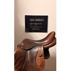 220416895  Selle Jumping IKONIC ELITE Siège Semi-creux-Quartier Standard