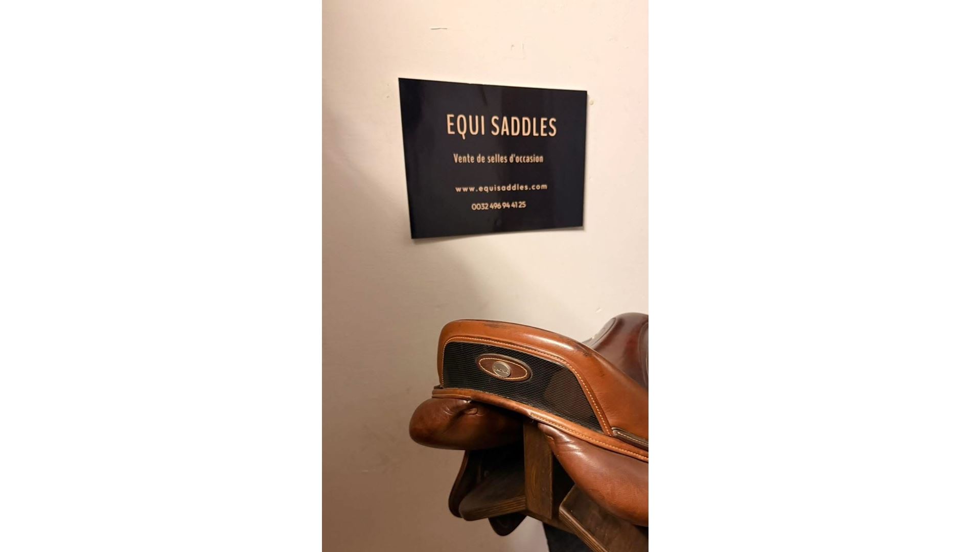 220416895  Selle Jumping IKONIC ELITE Siège Semi-creux-Quartier Standard