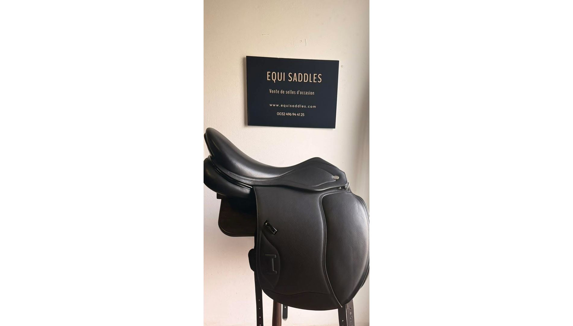 230418692  IKONIC "Evolution" Selle Dressage Quartier Veau Taquet Velcro