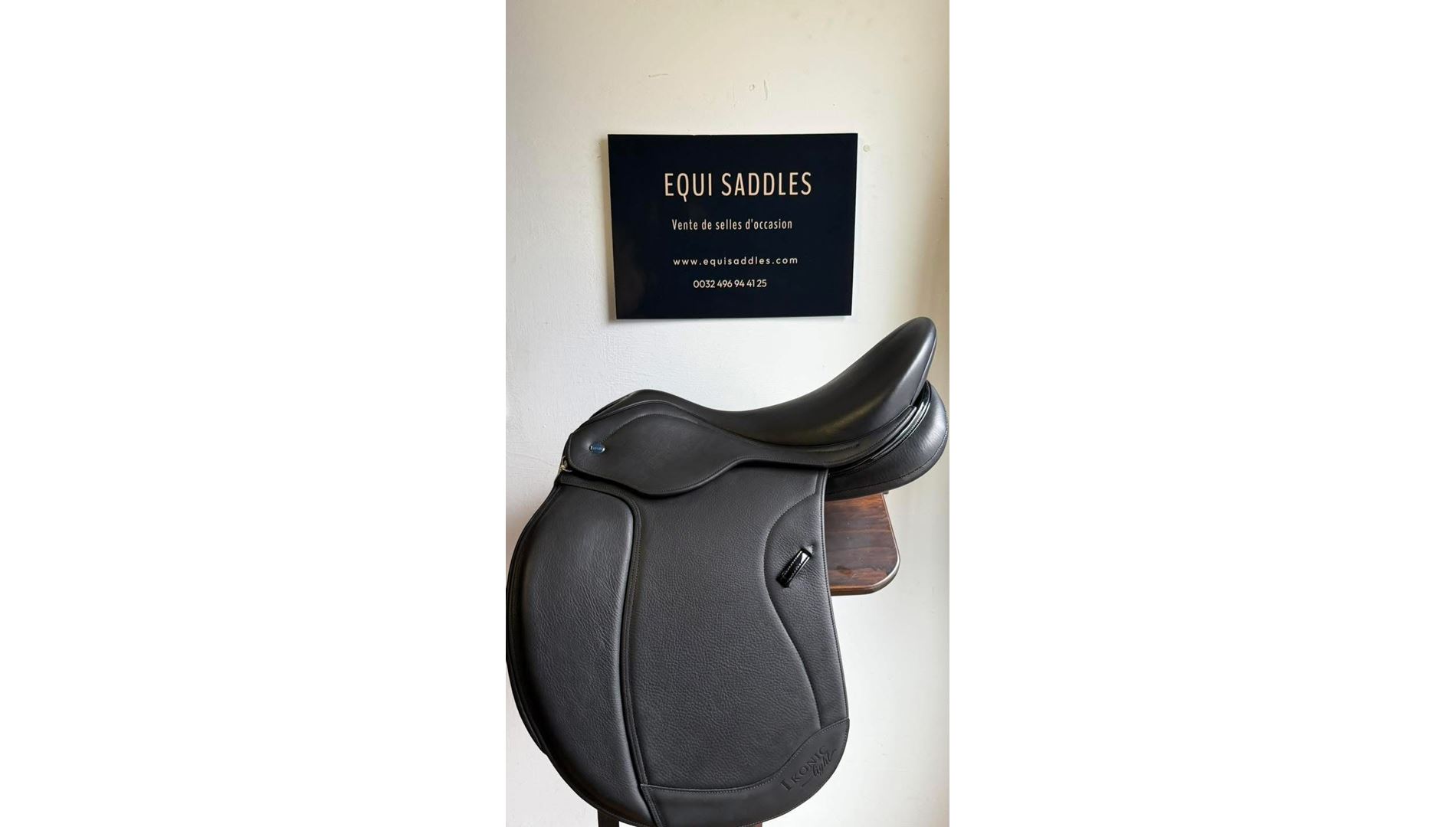 24129397  Ikonic "Light" Selle Dressage Doublé Veau Double Quartier