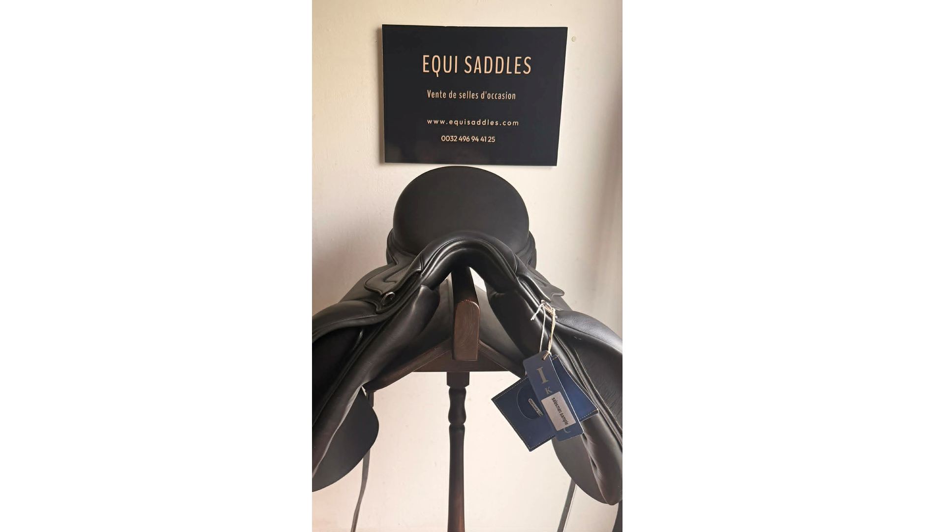 230418692  IKONIC "Evolution" Selle Dressage Quartier Veau Taquet Velcro