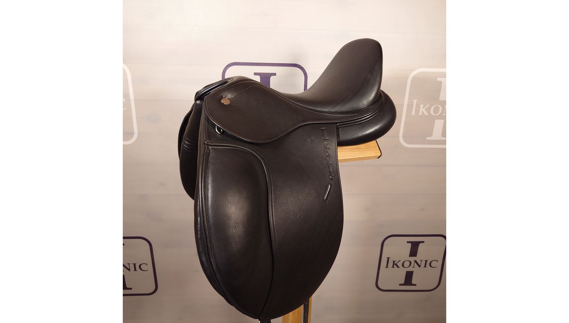 Selle dressage (fin de série)