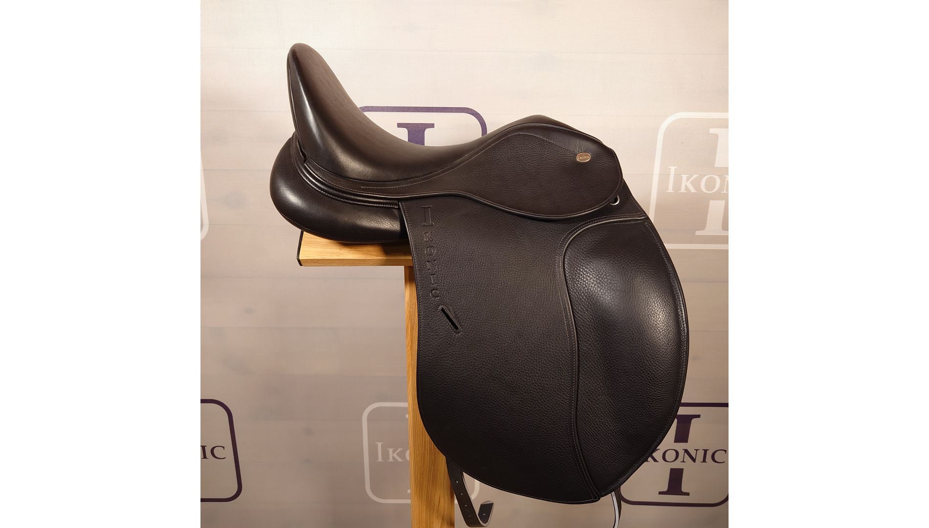 Selle dressage (fin de série)