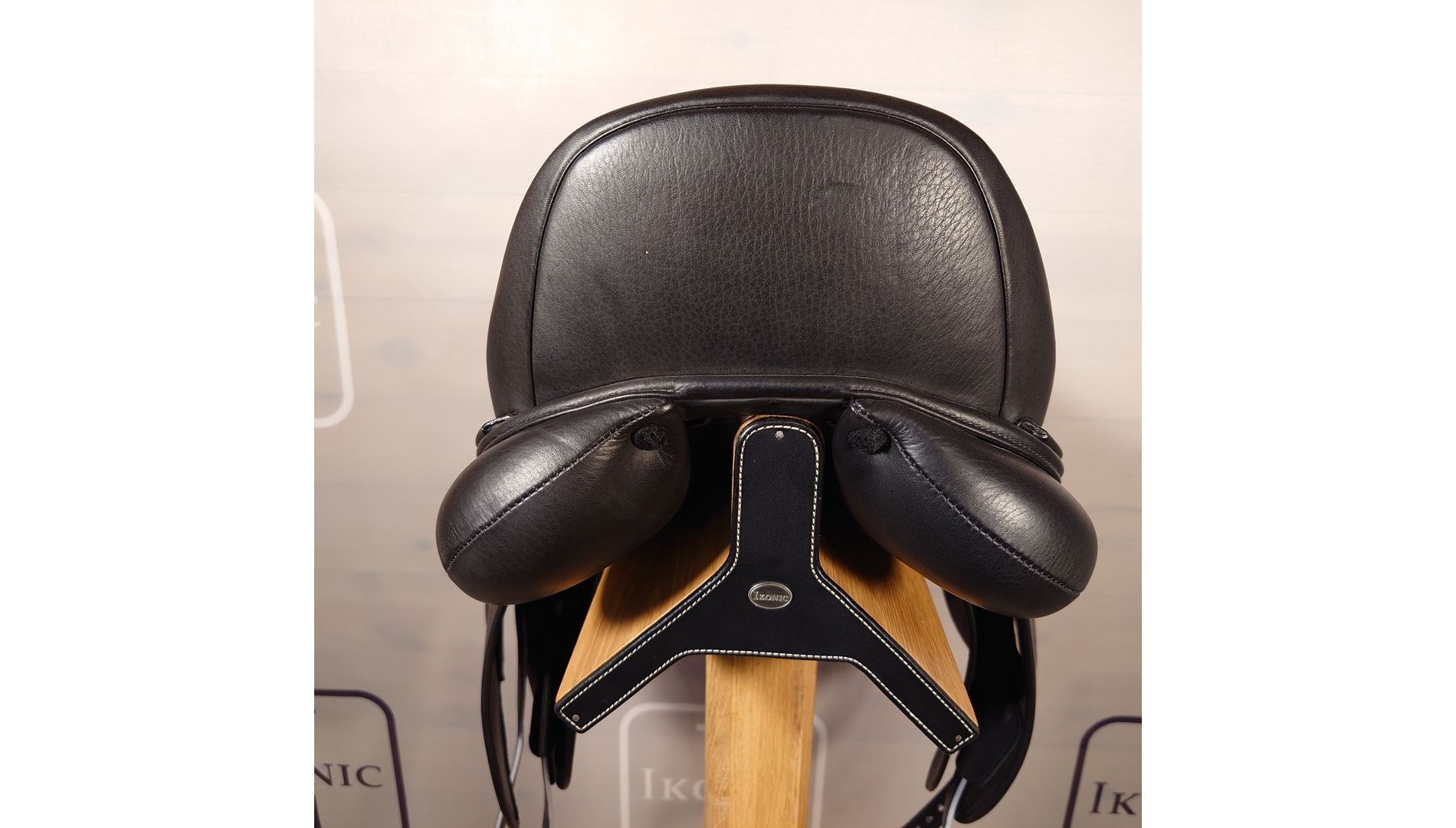 Selle dressage (fin de série)