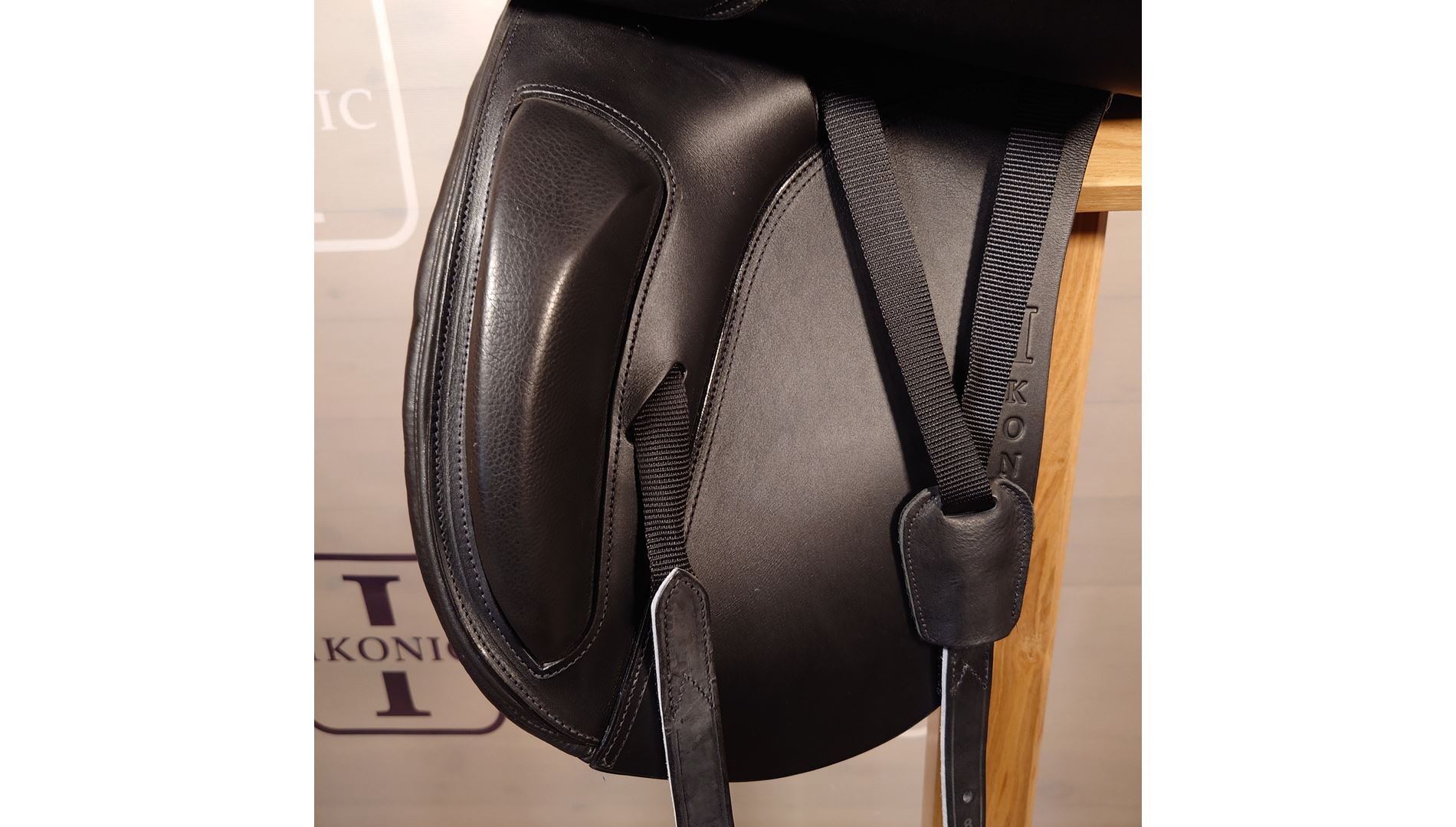 Selle dressage (fin de série)