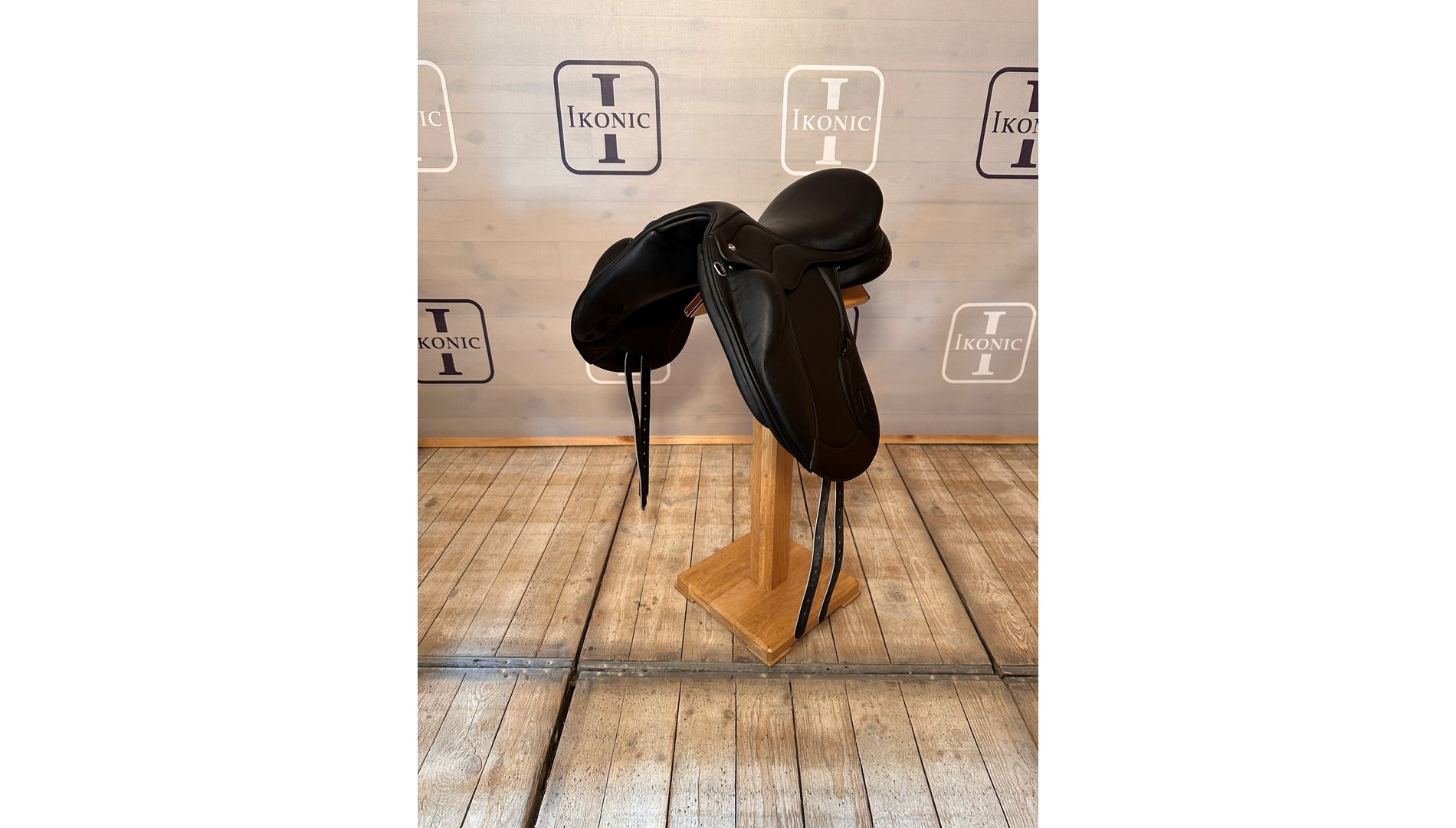 Selle dressage (fin de série)