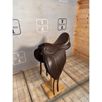 Hybrid dressage saddle (end of line)