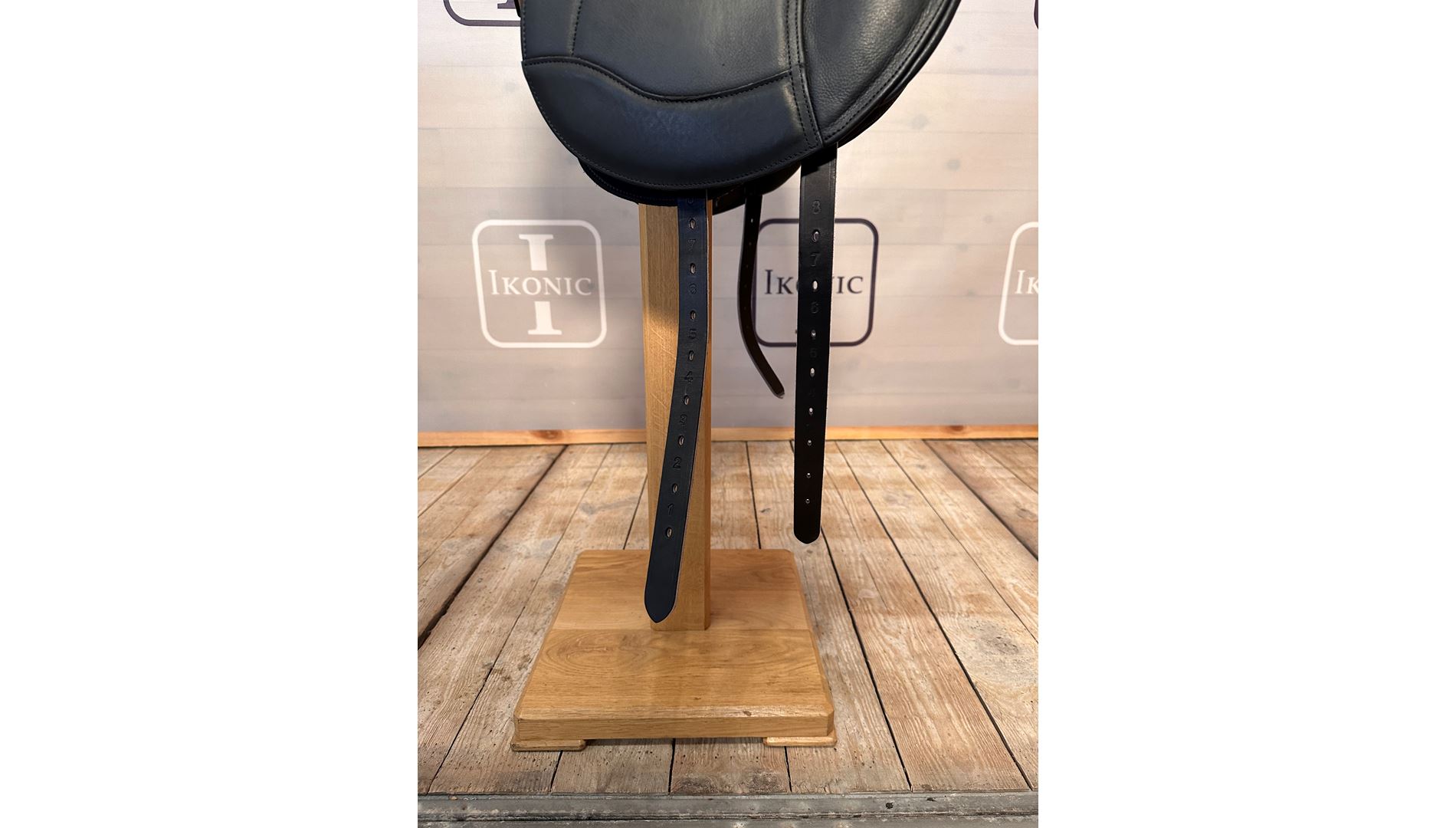Pony dressage saddle (ocassion)