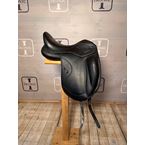 Second-hand dressage saddle