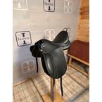Dressage saddle