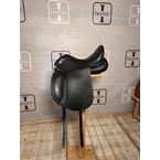 Dressage saddle