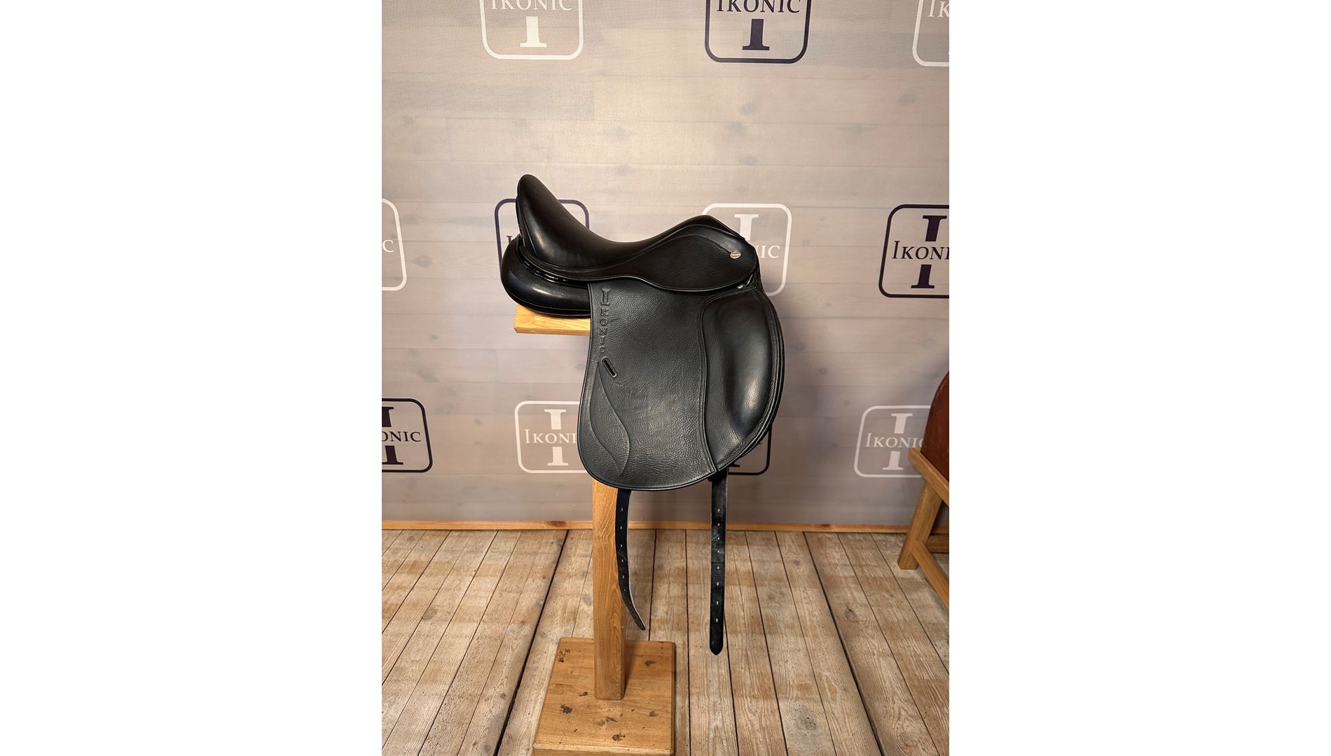 Dressage saddle
