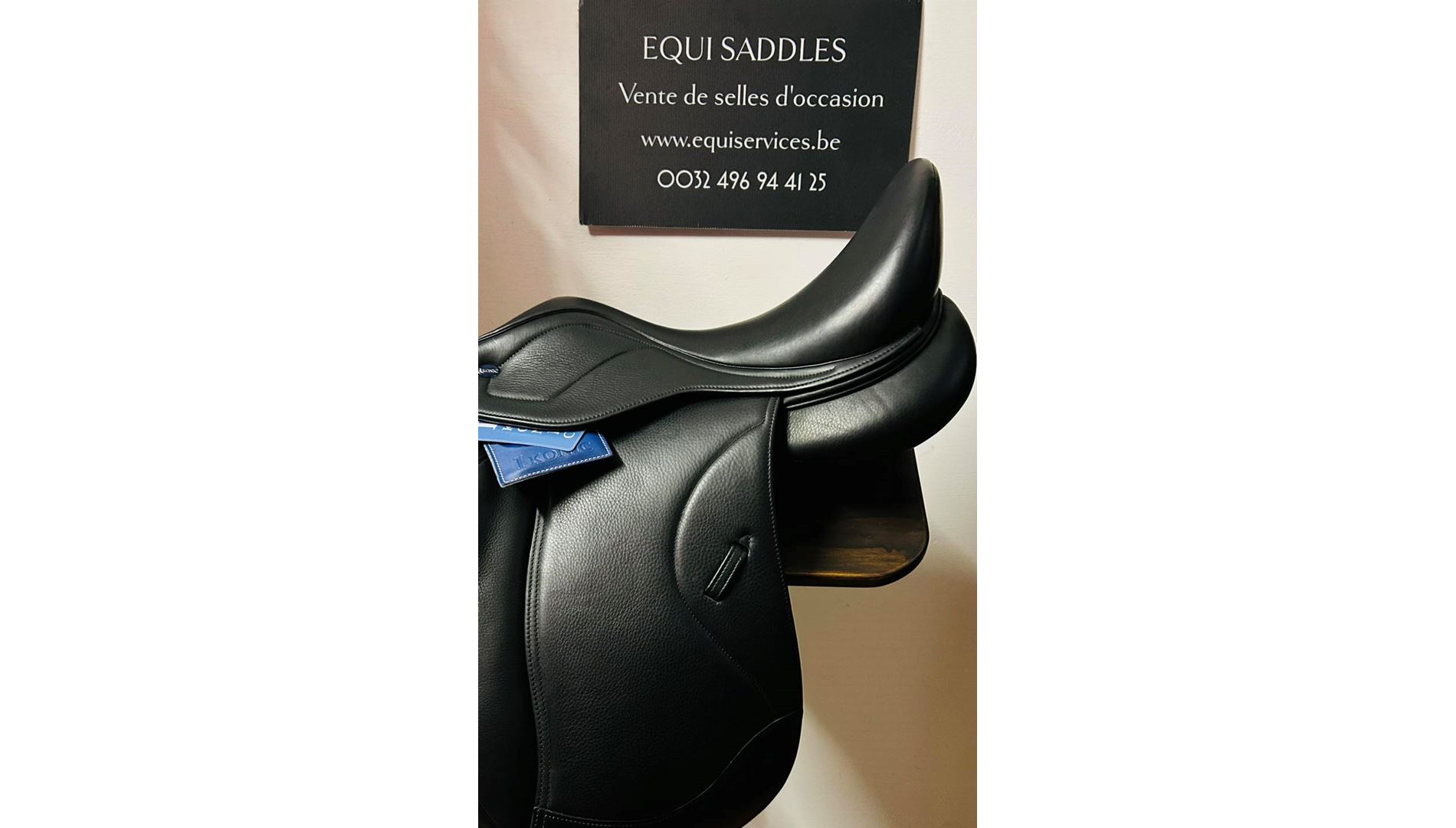 22095659  Ikonic "Light" Selle Dressage Mono Quartier