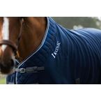 IKONIC Fleece Deken met gevoerd nekstuk