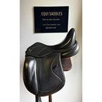 21123990  Selle de Dressage IKONIC "Hybride" Mono quartier-Standart-Taquet long