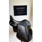 21123990  Selle de Dressage IKONIC "Hybride" Mono quartier-Standart-Taquet long