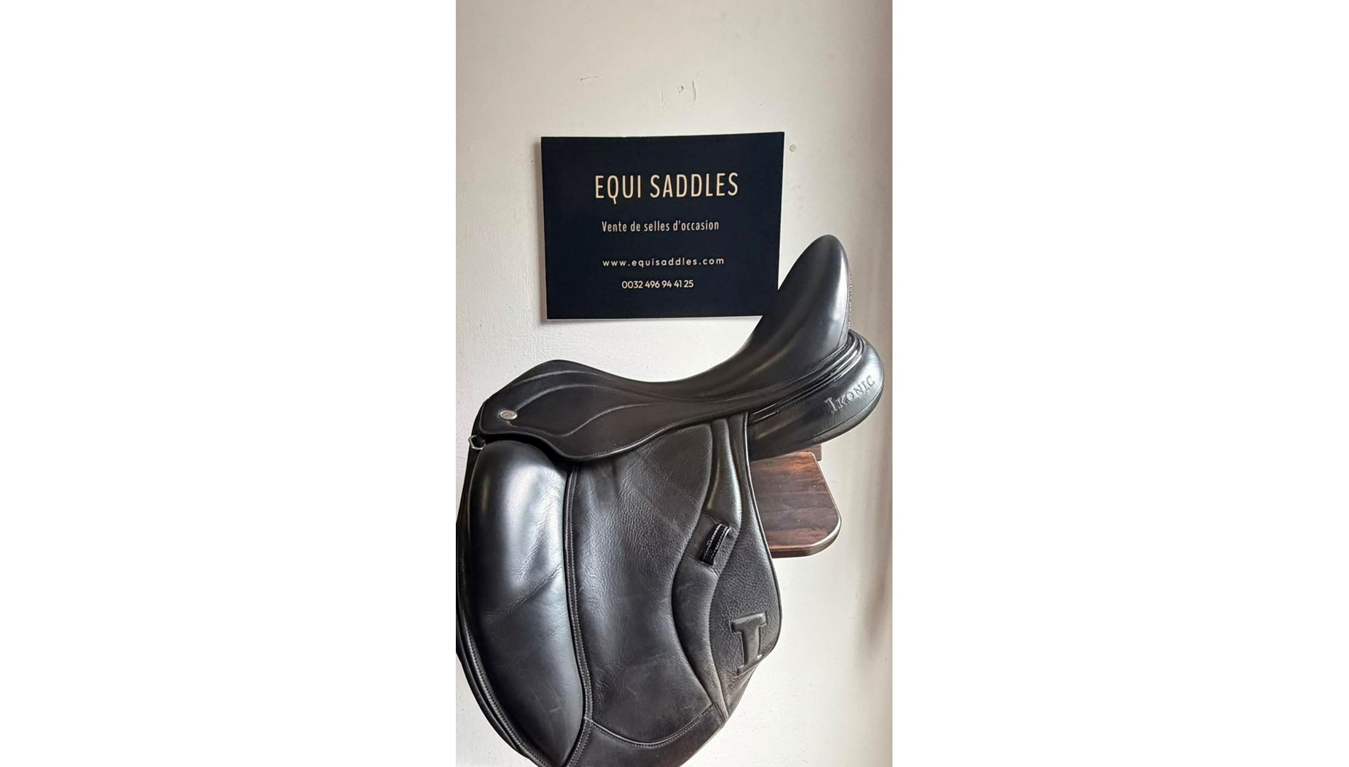 230618888  Ikonic "Evolution" Selle Dressage Mono Quartier Doublé